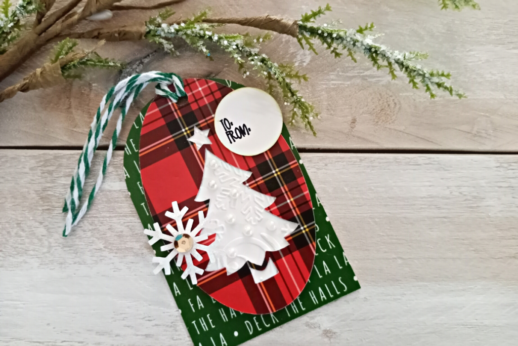Christmas Gift Tag created with Cricut Design Space