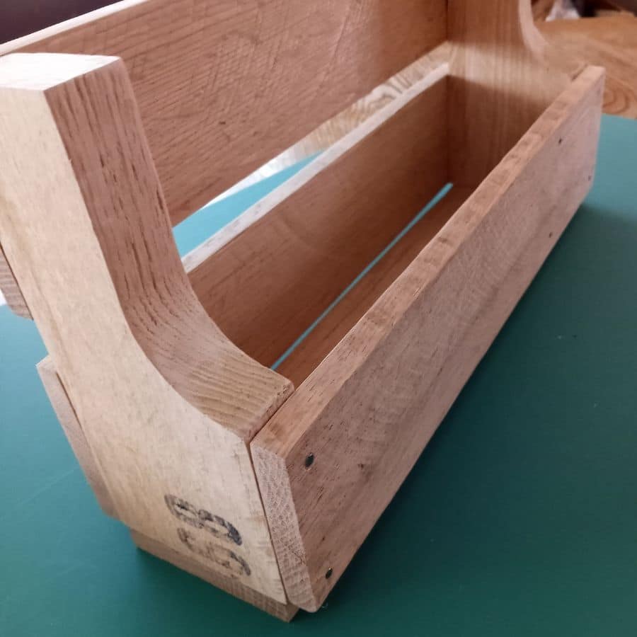 End view of pallet shelf